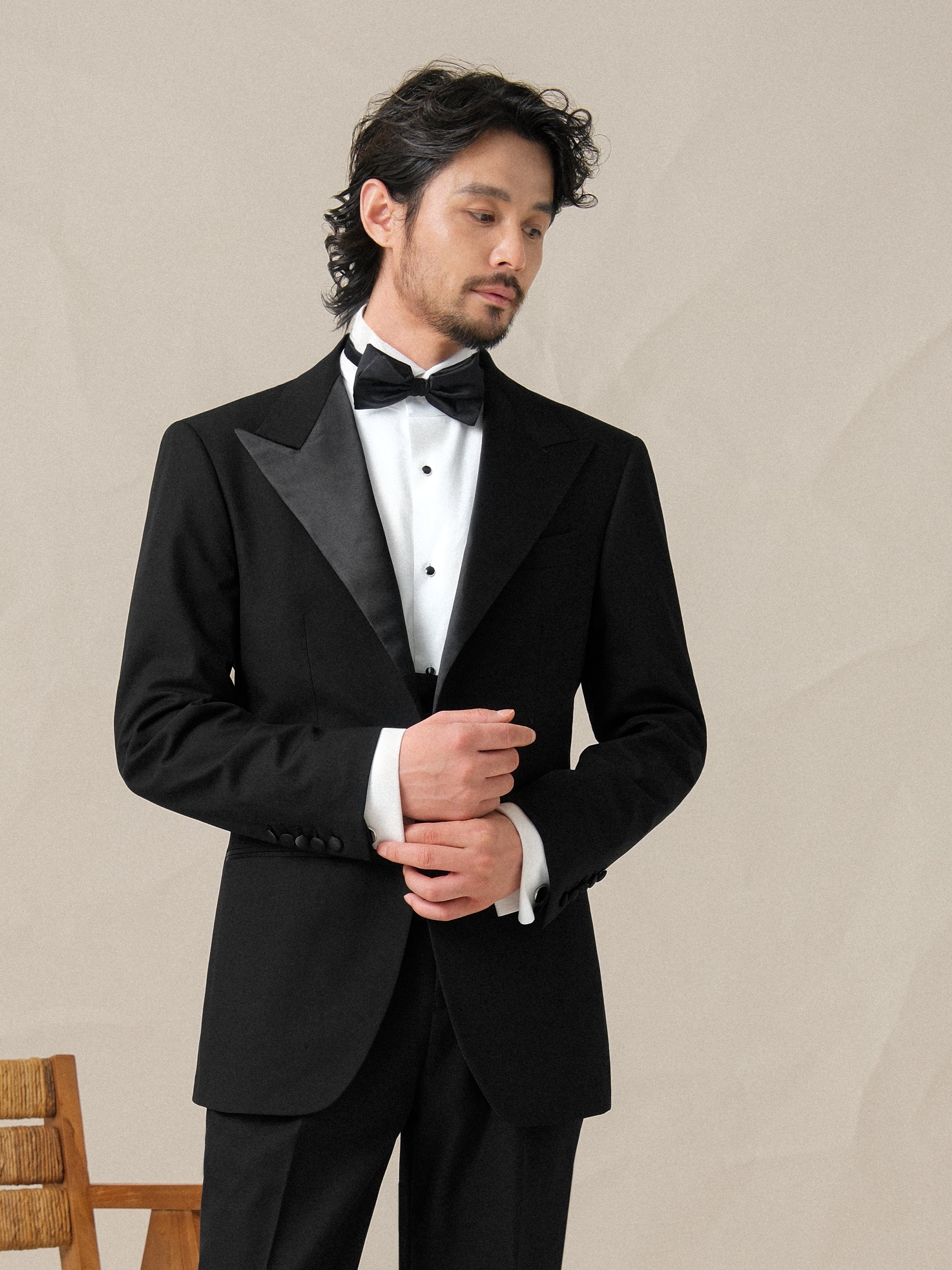 Men's Black Satin Peak Lapel Double-Breasted Tuxedo Wedding Suit