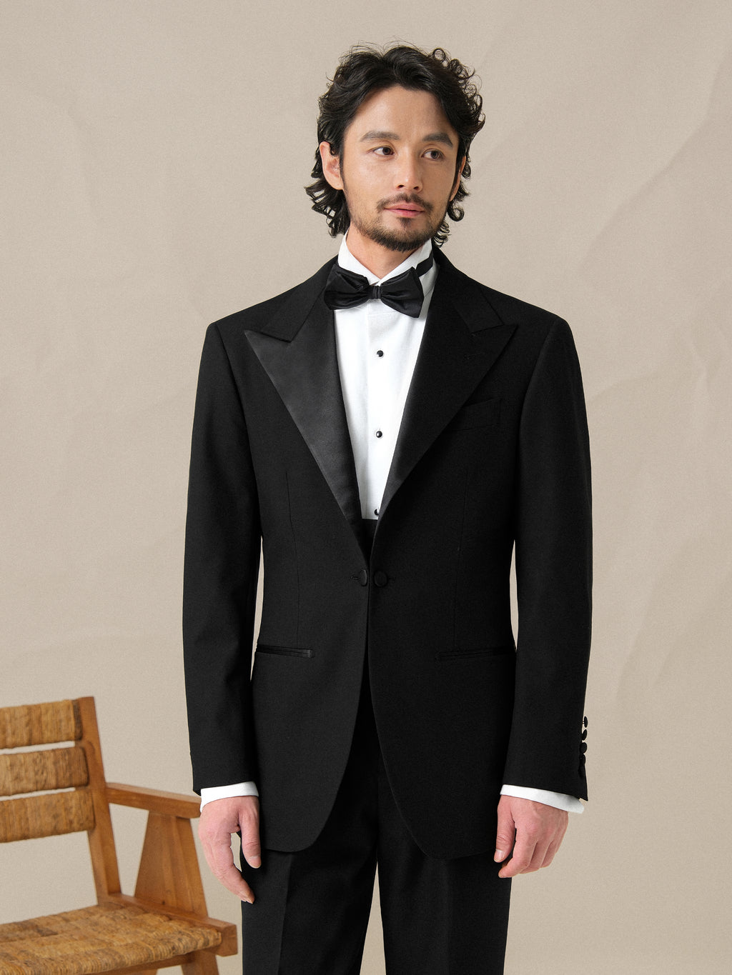 Men's Black Satin Peak Lapel Double-Breasted Tuxedo Wedding Suit