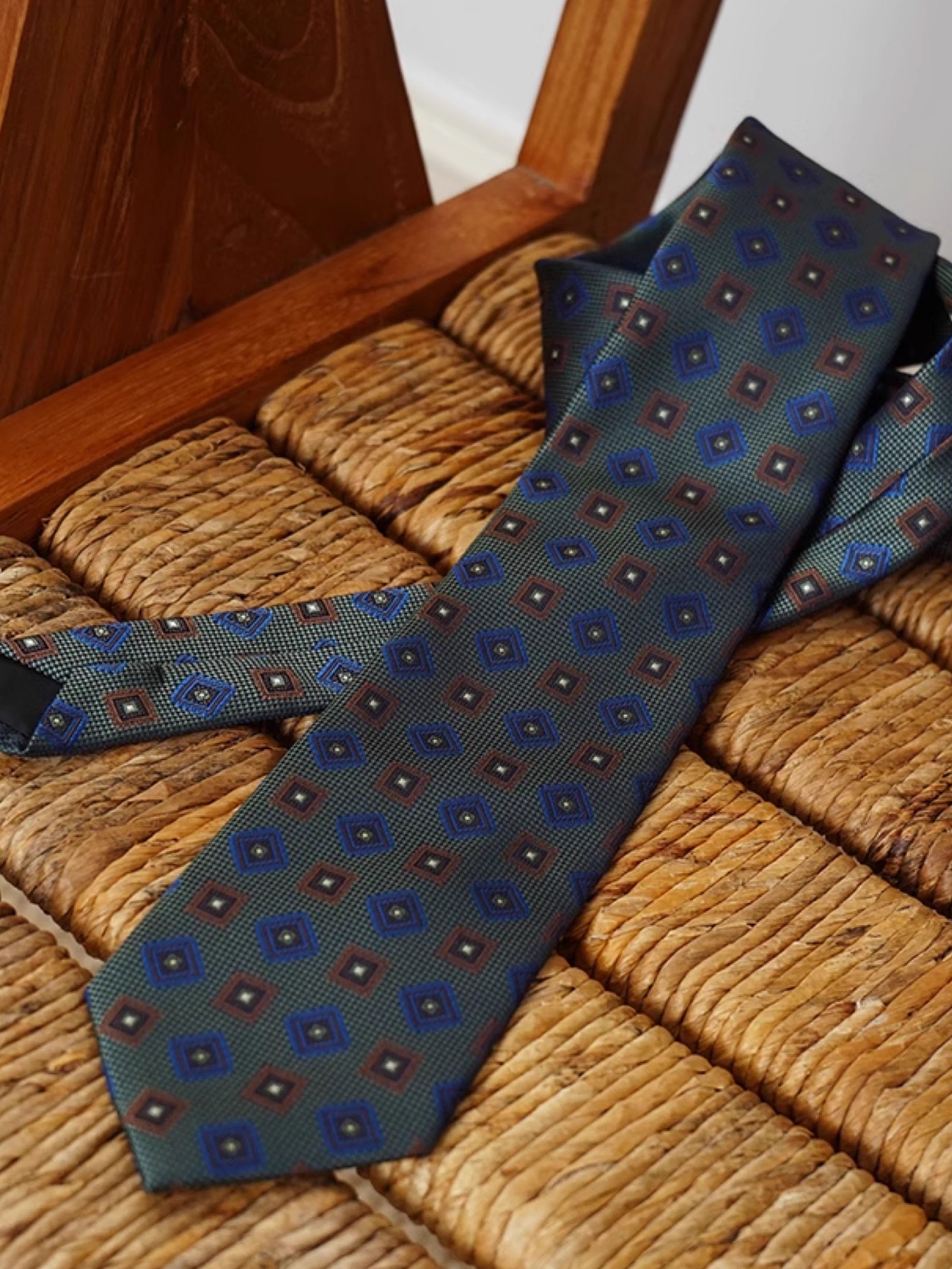 Retro 8cm Fully Lined Diamond Pattern Tie