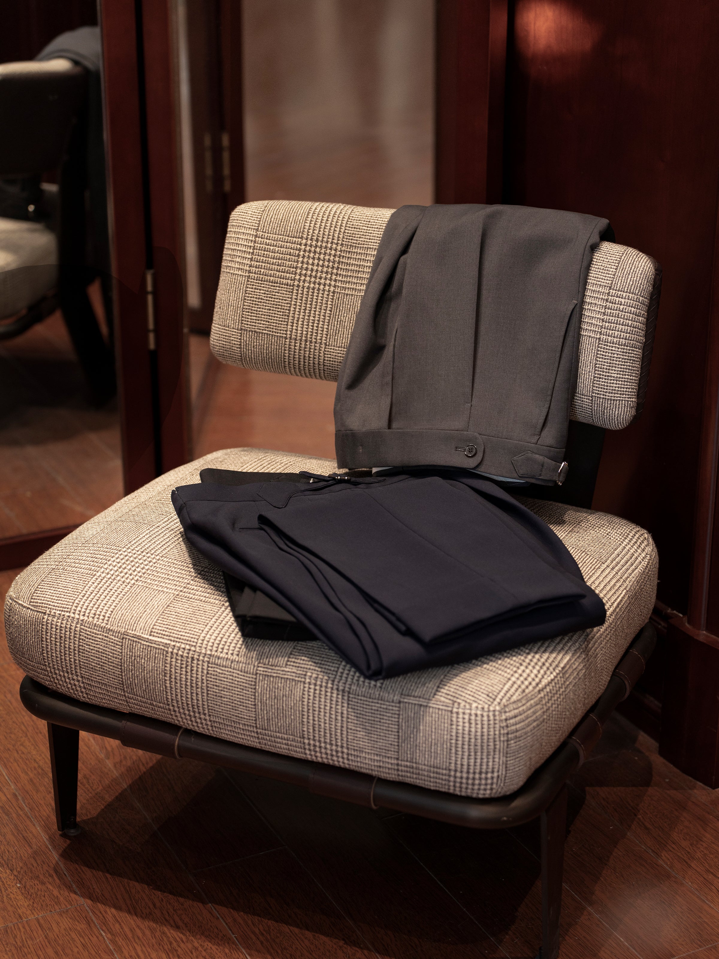 Men's Slim-Fit Straight-Leg Single Pleat Trousers