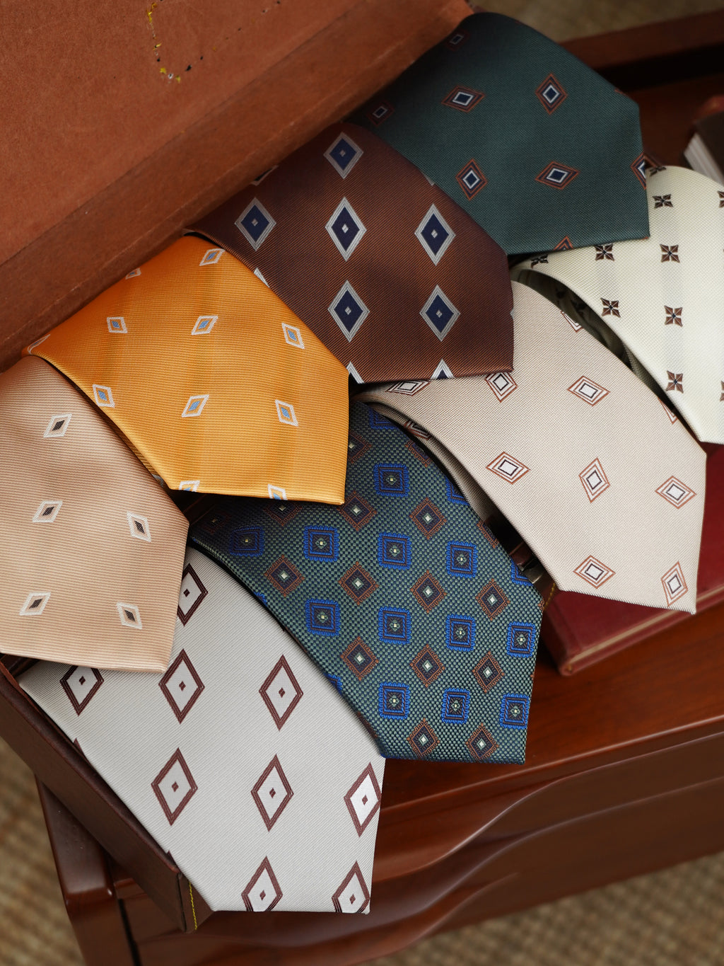 Retro 8cm Fully Lined Diamond Pattern Tie