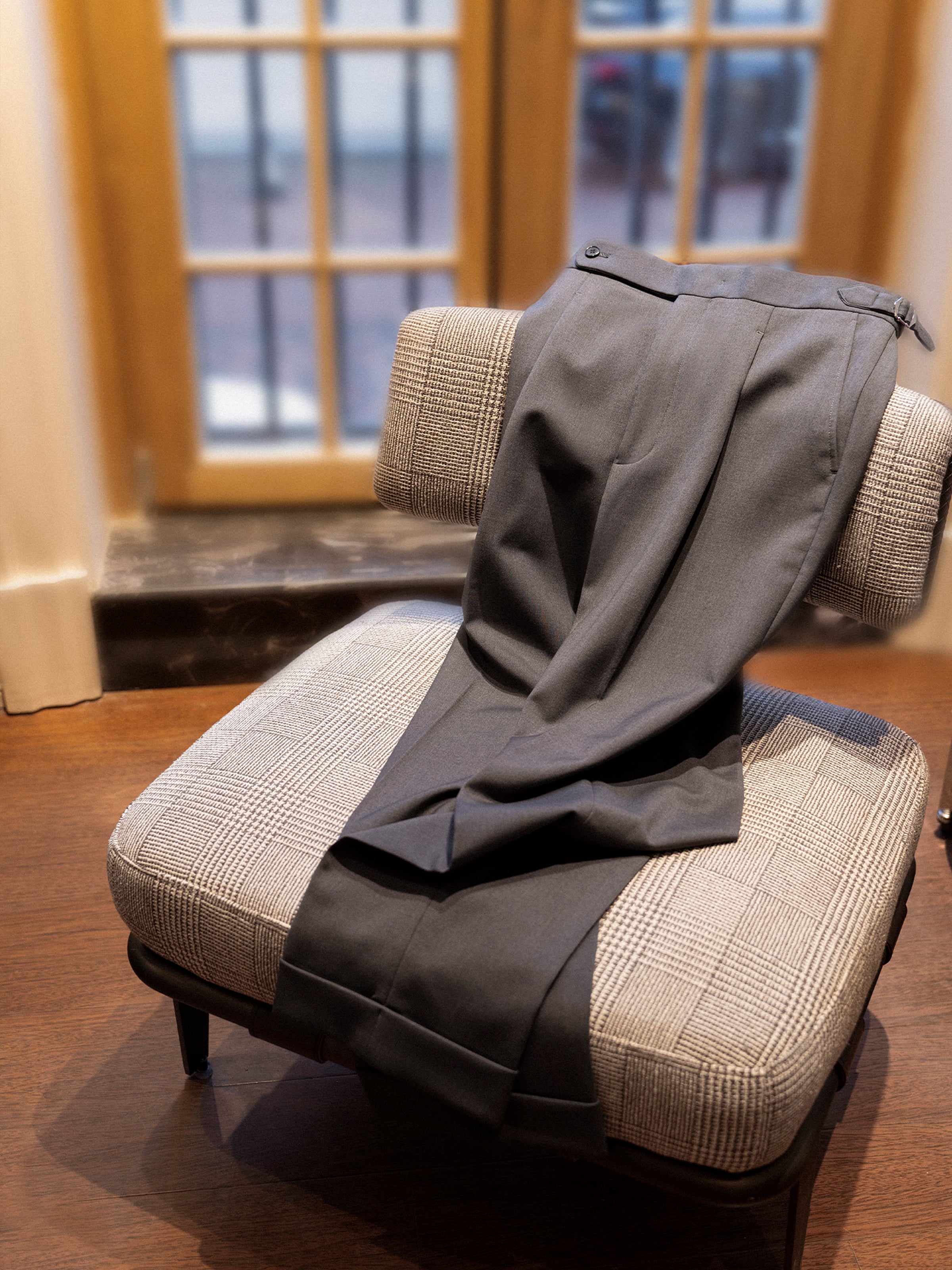 Men's Slim-Fit Straight-Leg Single Pleat Trousers