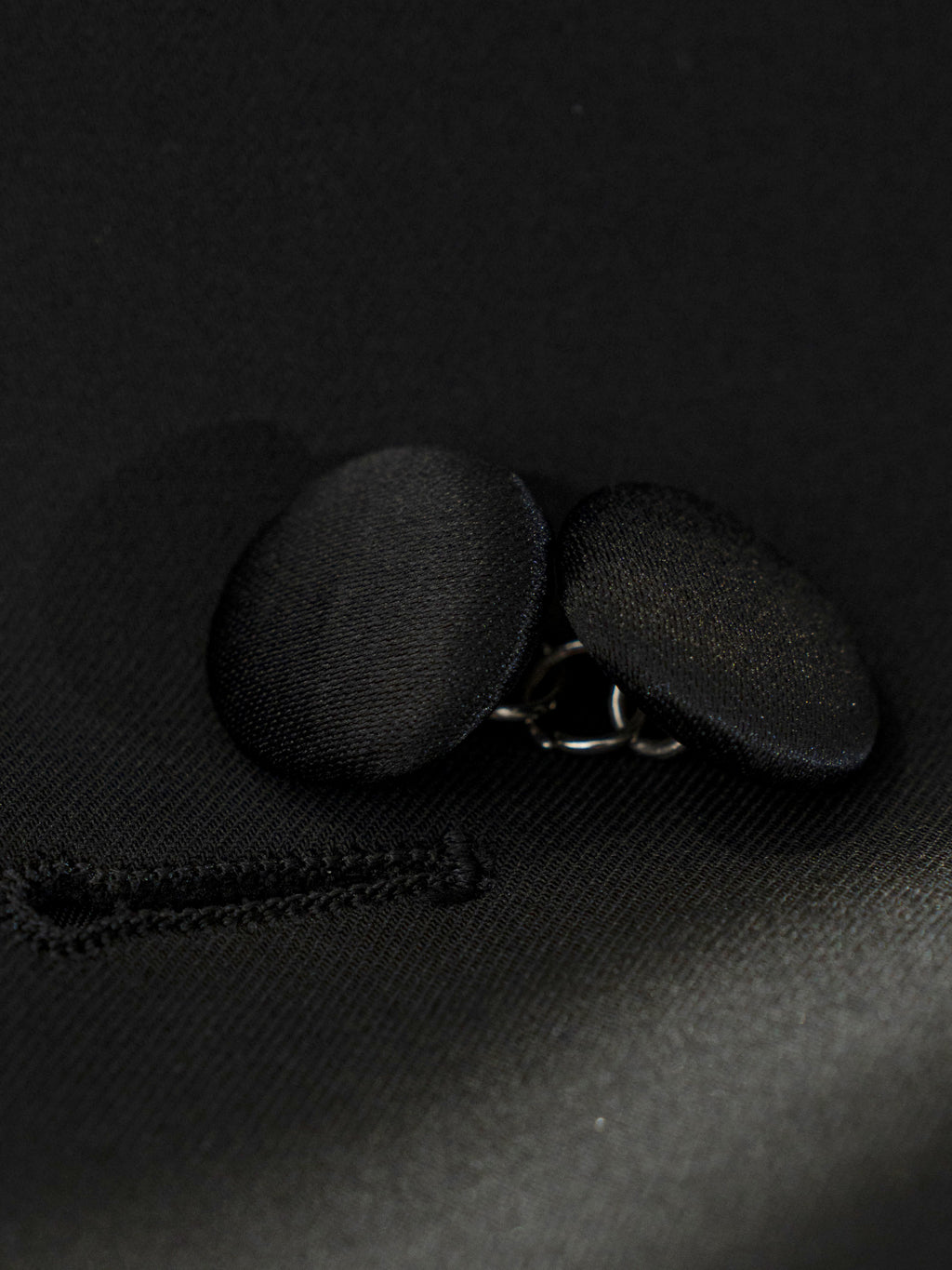 Men's Black Satin Peak Lapel Double-Breasted Tuxedo Wedding Suit