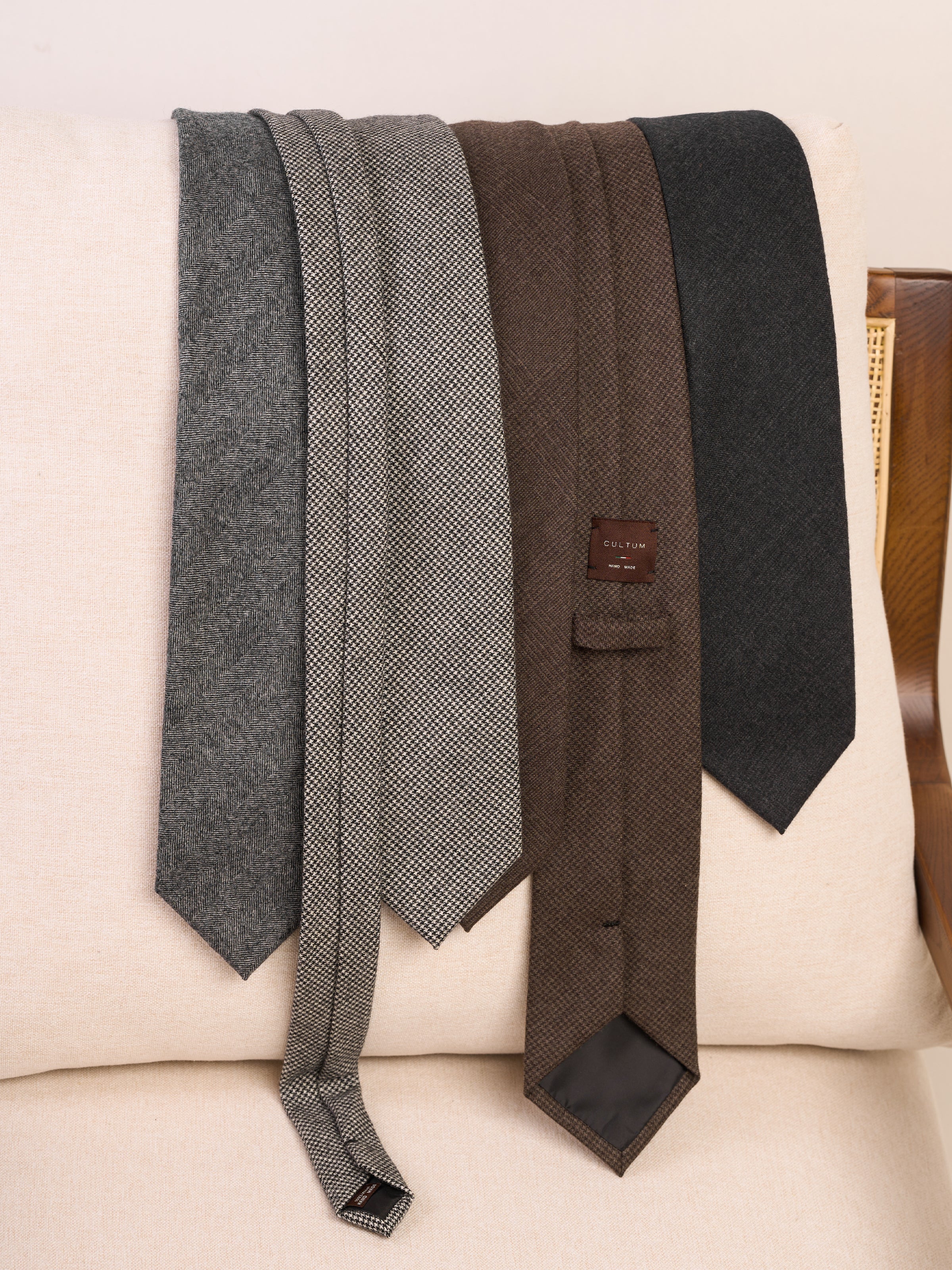 Classic 8CM All-Wool Handmade Tie for Men