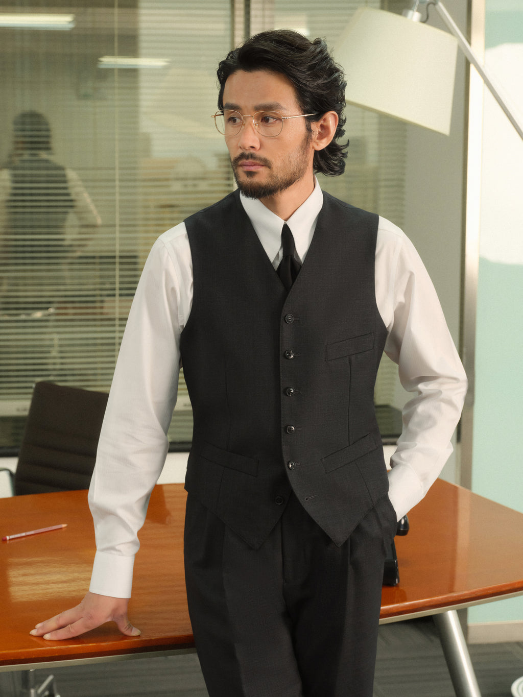 Men's 70% Australian Wool Twill Peak Lapel Vest