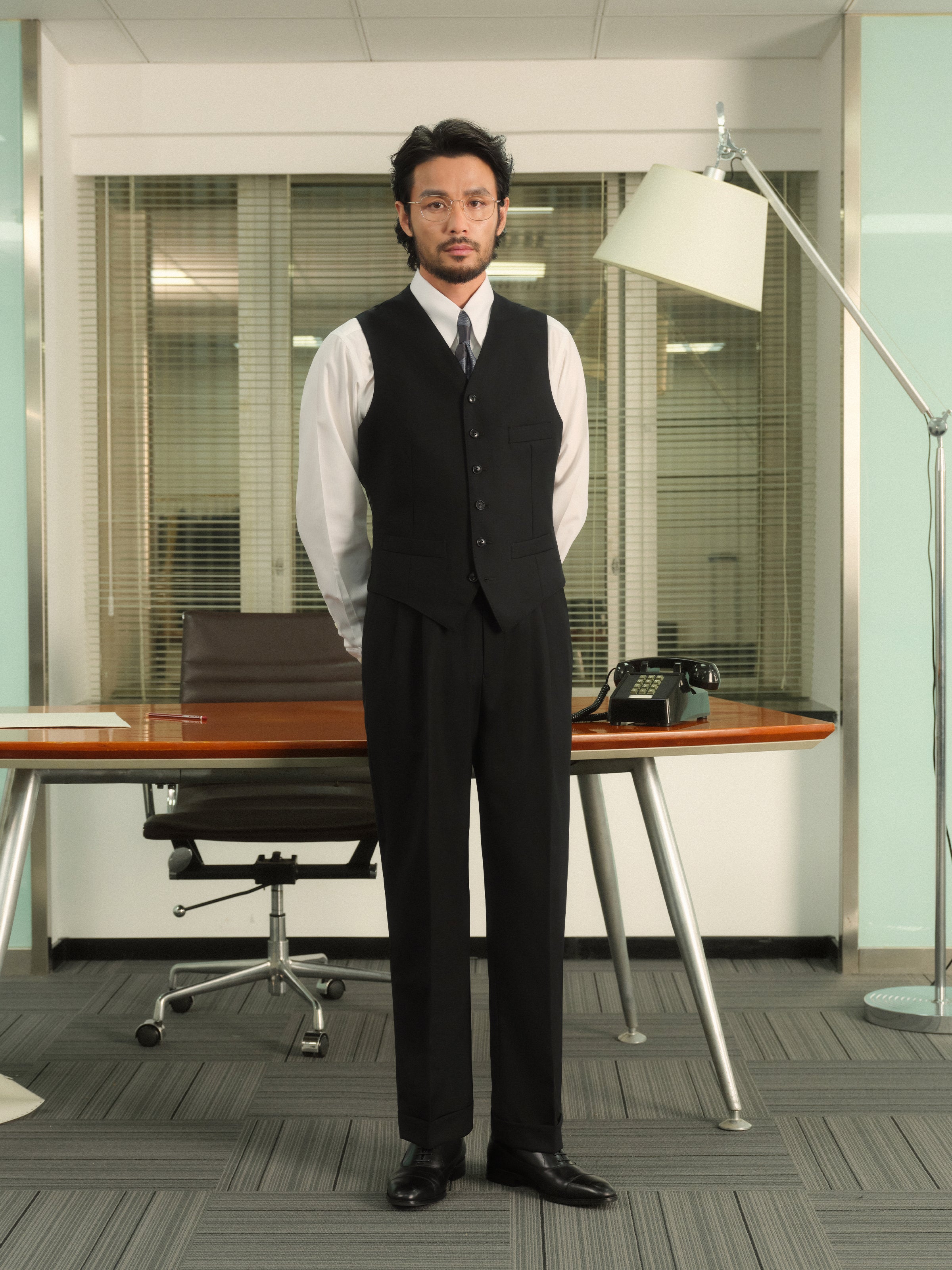 Men's 70% Australian Wool Twill Peak Lapel Vest