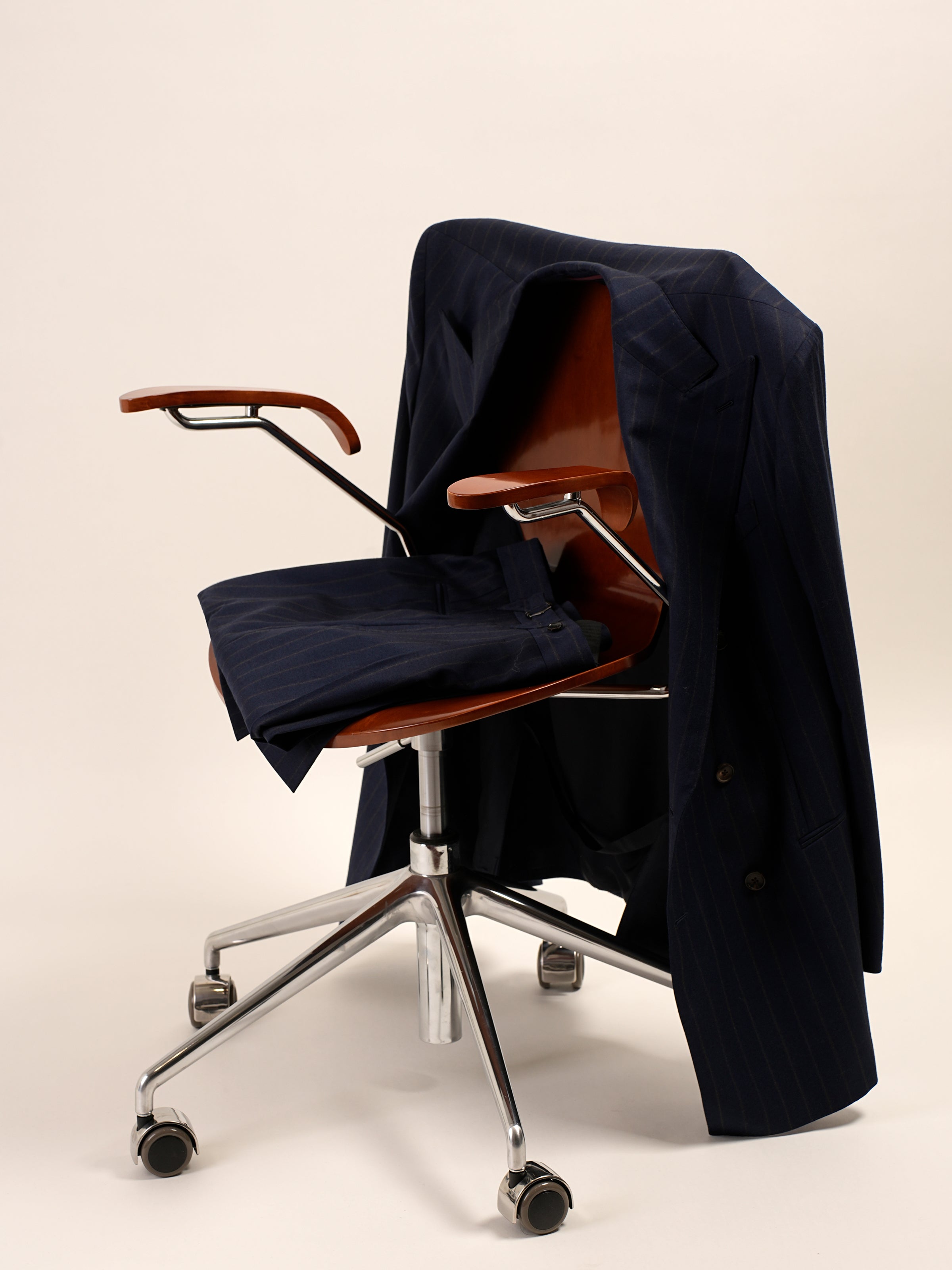 Men's Worsted Virgin Wool Striped Double-Breasted Suit