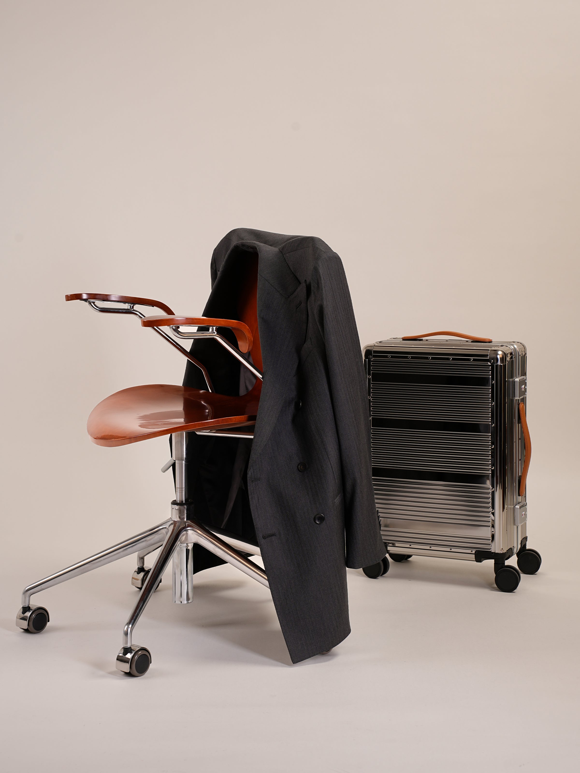 Men's 120S Wool Herringbone Suit